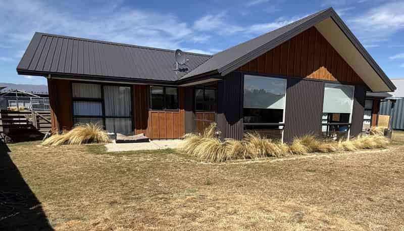 16 Dingle Street, Lake Hawea