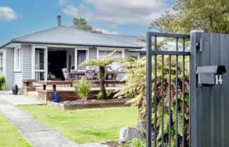 14 Jollie Street, HOKITIKA