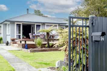 14 Jollie Street, HOKITIKA