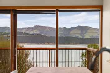 8 Bayview Road, Charteris Bay