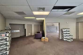 Well-located suburban office