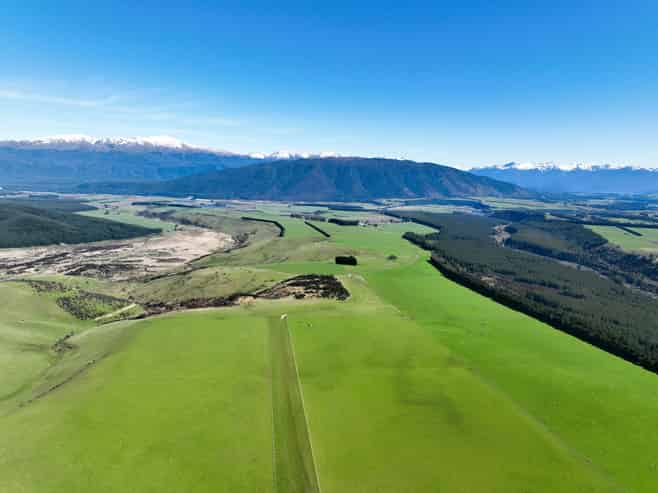 2211 Blackmount Redcliff Road, Whare Creek
