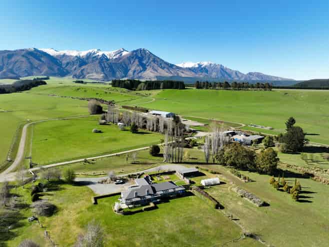 2211 Blackmount Redcliff Road, Whare Creek