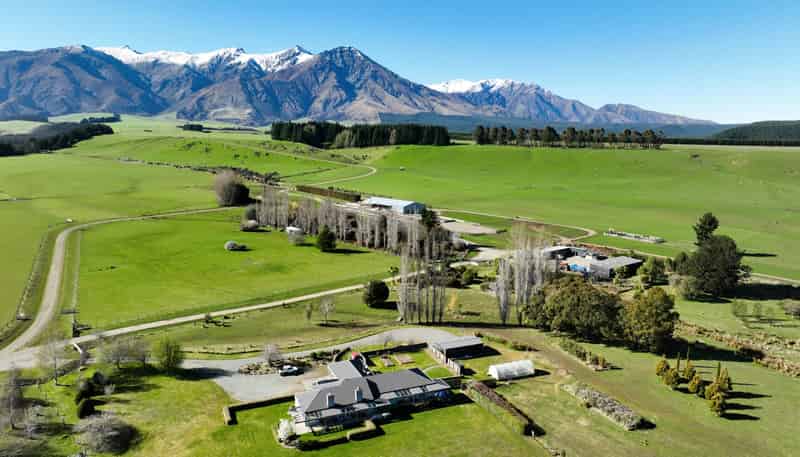 2211 Blackmount Redcliff Road, Whare Creek