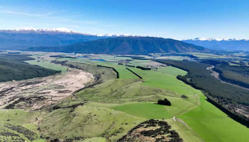 2211 Blackmount Redcliff Road, Whare Creek