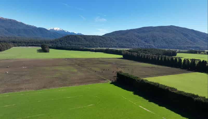 2211 Blackmount Redcliff Road, Whare Creek