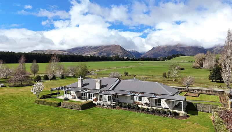 2211 Blackmount Redcliff Road, Whare Creek