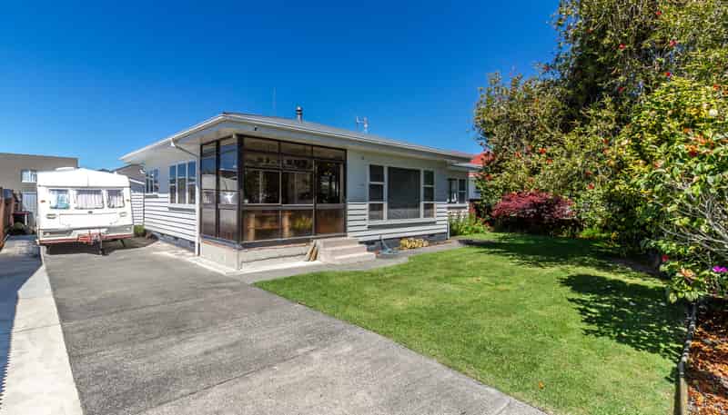 17 Henderson Crescent, Onekawa