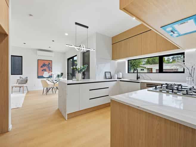 4D King Richard Place, Browns Bay