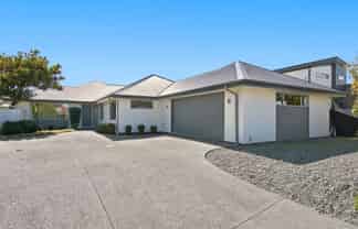 10 Linkwater Way, PARKLANDS