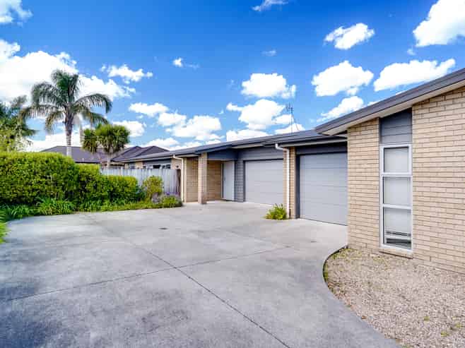 30 & 30A Sirius Crescent, Rototuna North