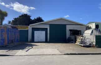 Industrial workshop building
