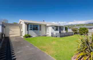6A Cypress Grove, Paraparaumu