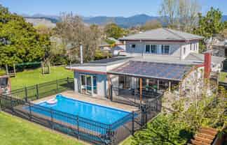 188 Bartholomew Road, Levin