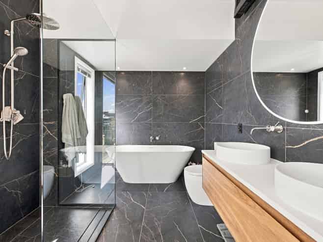 3/130 Office Road, Merivale