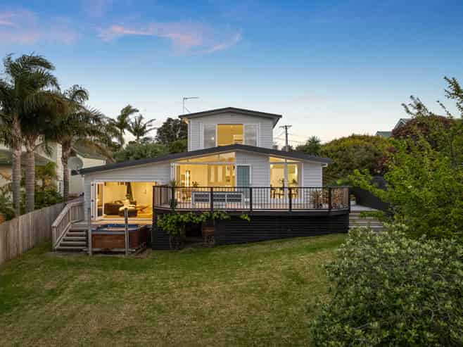 106 Frederick Street, Hillsborough