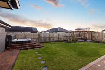 58 Carnaveron Drive, Lincoln