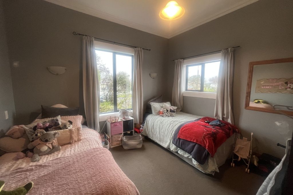 Beautifully presented home in Heidelberg. 4