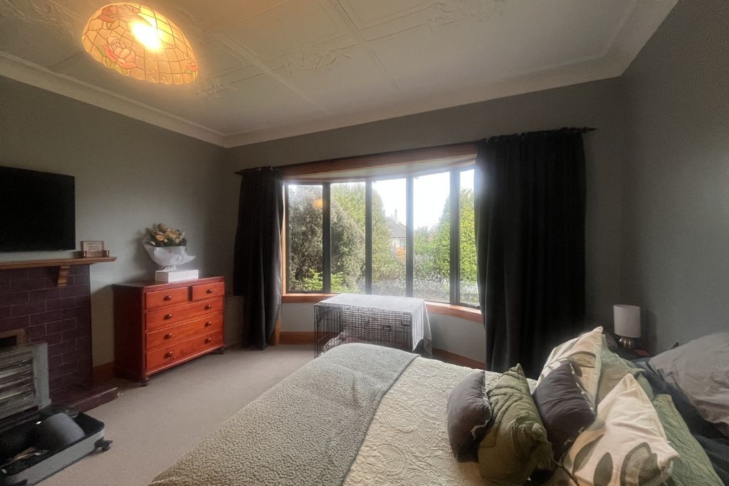 Beautifully presented home in Heidelberg. 3