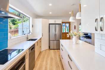 19 Yarrow Place, Papakowhai