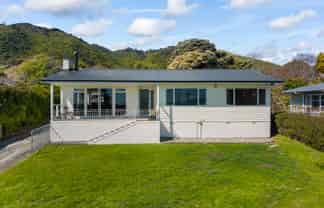 67A Seddon Street, Waikanae