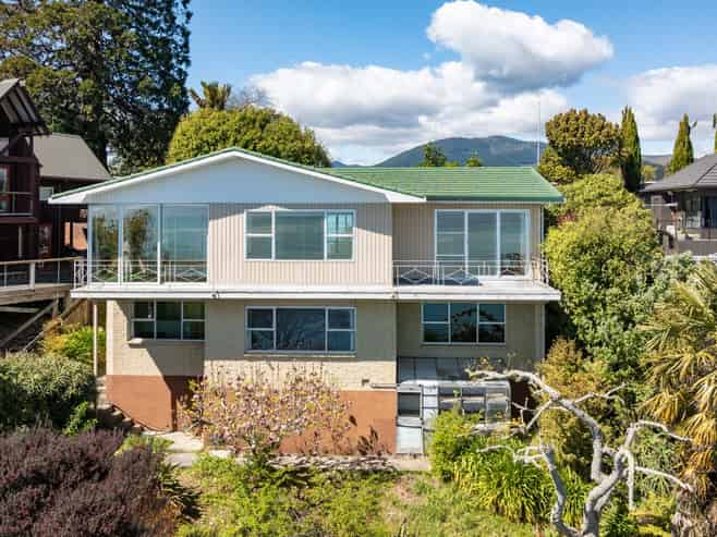 52 Britannia Heights, Stepneyville
