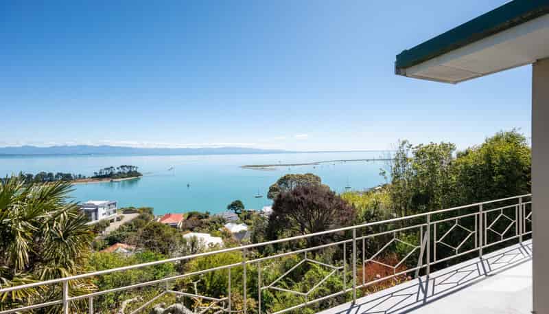 52 Britannia Heights, Stepneyville