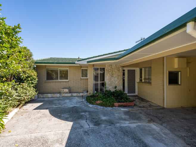 52 Britannia Heights, Stepneyville