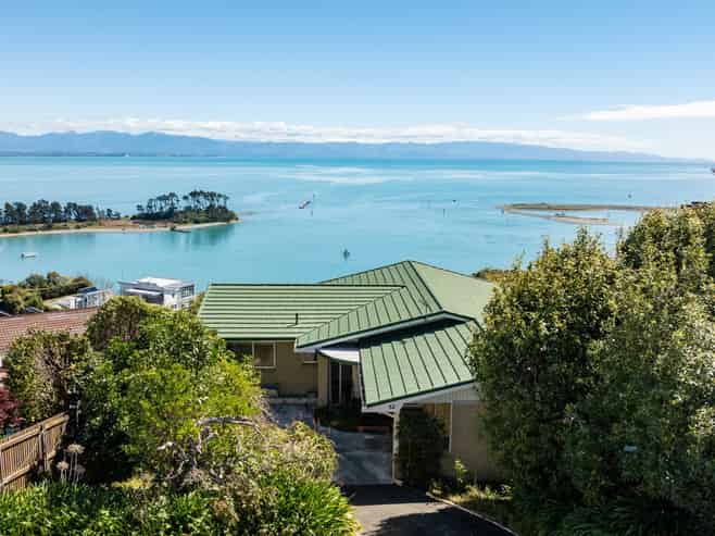 52 Britannia Heights, Stepneyville
