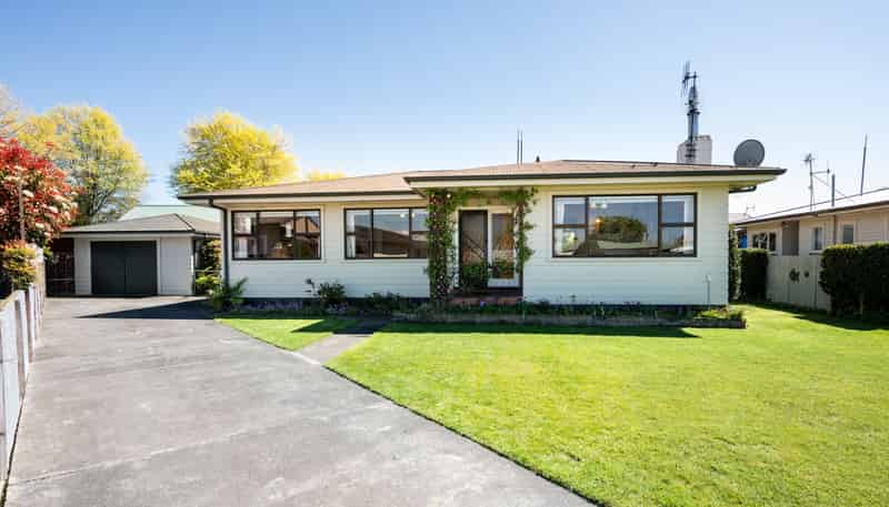 907 Townshend Place, Saint Leonards