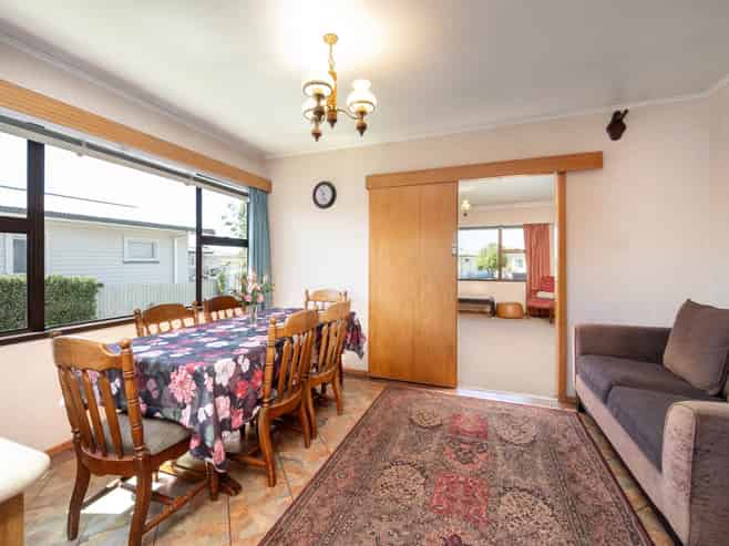 907 Townshend Place, Saint Leonards