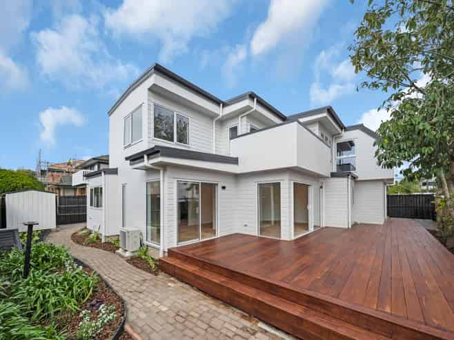 2/194 Bucklands Beach Road, Bucklands Beach