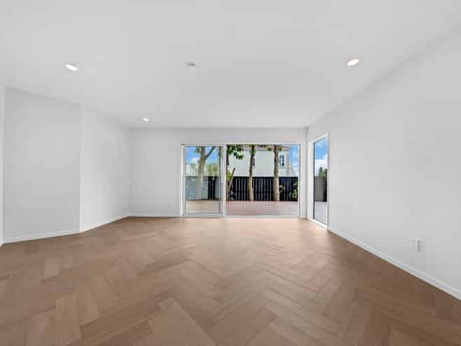 2/194 Bucklands Beach Road, Bucklands Beach