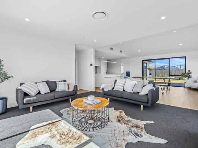 8 Frederick Busch Crescent, Rangiora