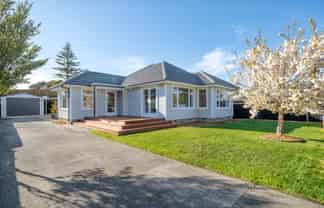 90 Joy Street, Shirley