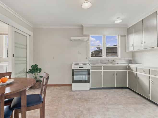 94 Fairs Road, Milson