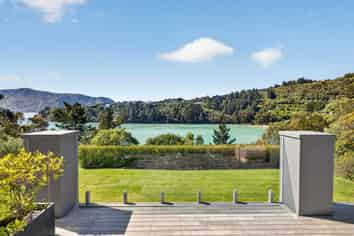 11 Kaioruru Lane, Charteris Bay