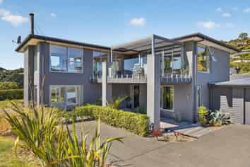 11 Kaioruru Lane, Charteris Bay