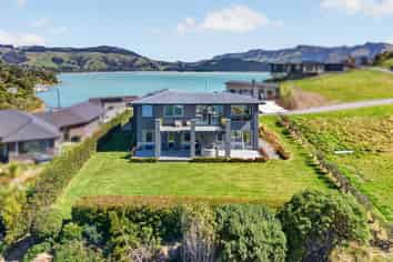 11 Kaioruru Lane, Charteris Bay