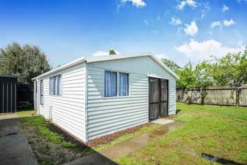 12 Glen Road, Ranui
