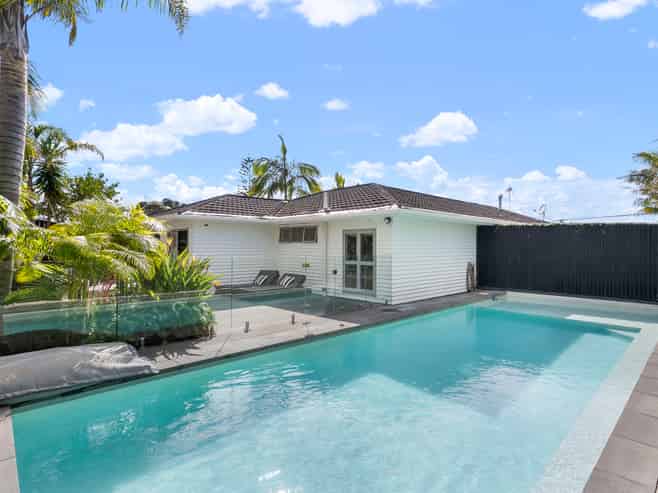 4 Braebank Lane, Te Atatu South