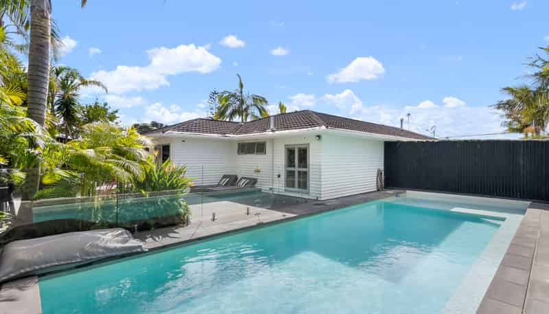 4 Braebank Lane, Te Atatu South