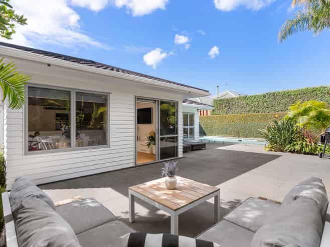 4 Braebank Lane, Te Atatu South