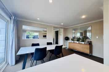 2 Sandholm Close, North New Brighton