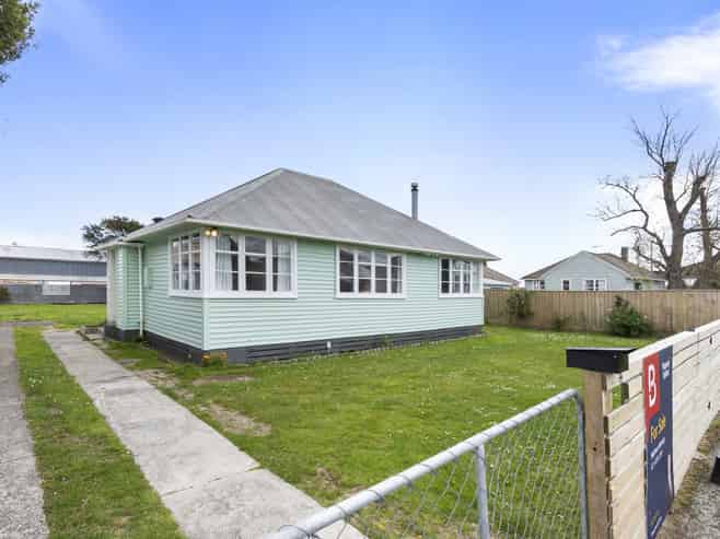 4 Thames Street, Roslyn