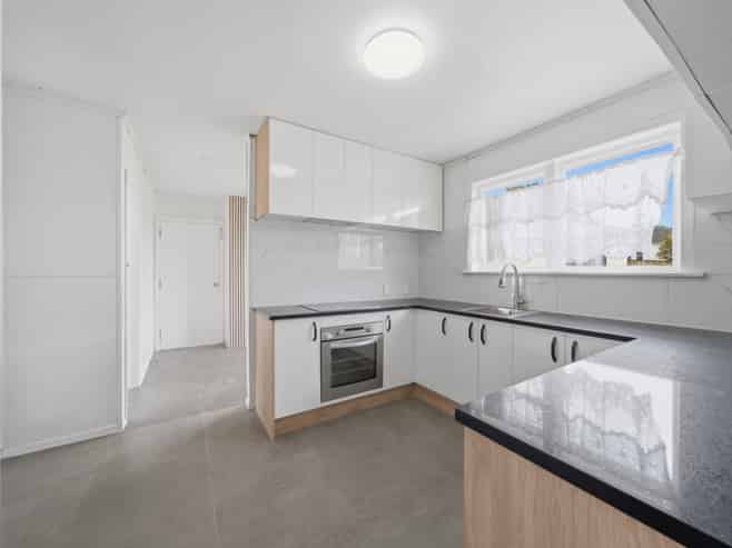 14B Ivon Road, Otara
