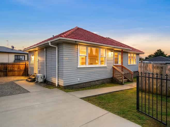 14B Ivon Road, Otara