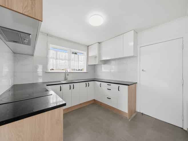 14B Ivon Road, Otara