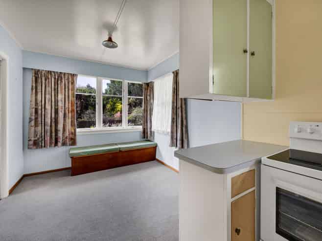 15 Whitcombe Road, Opunake