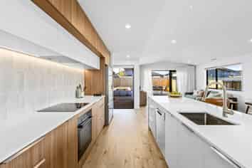 3 Earlsbrook Boulevard, LINCOLN